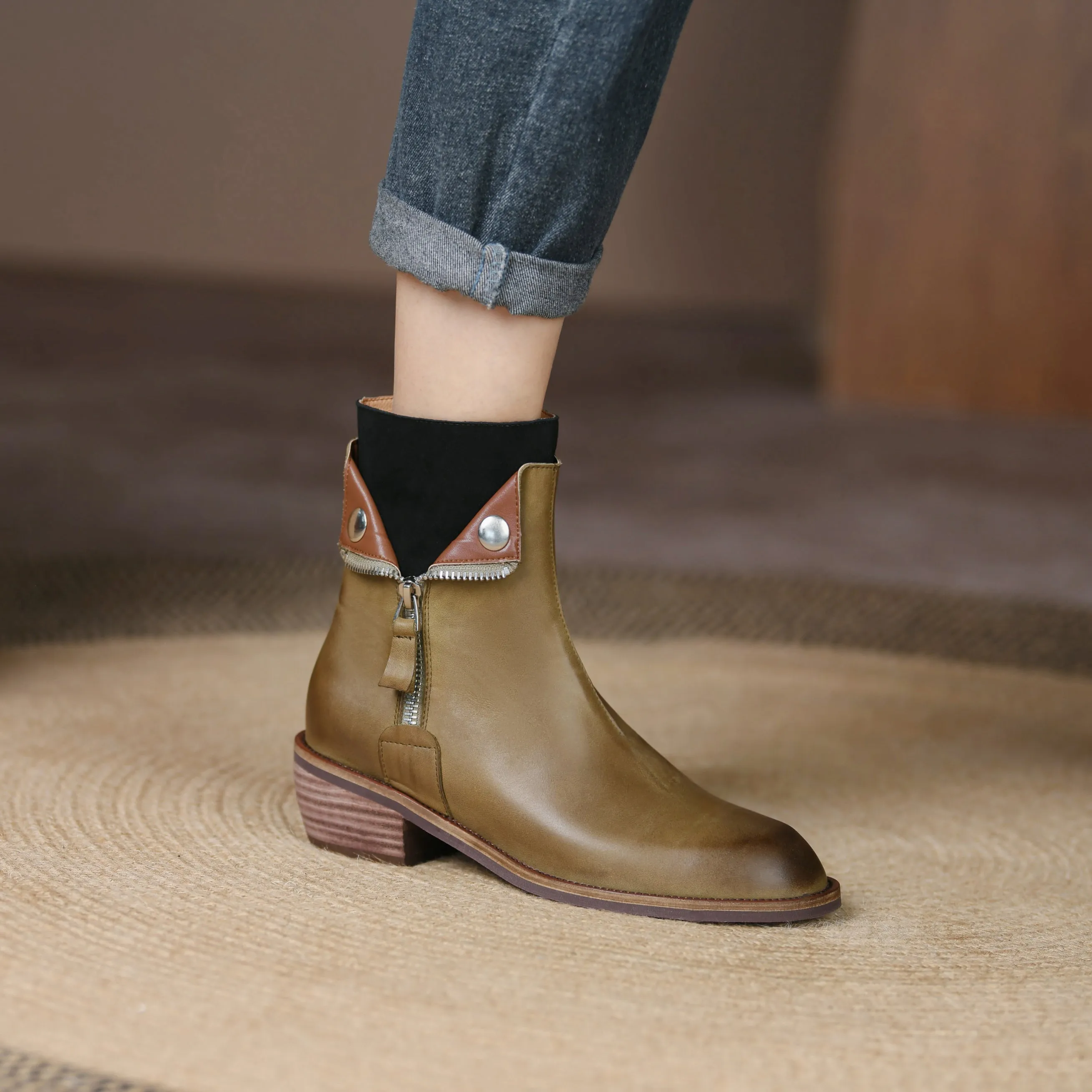 Bigsizeheels Polished round toe retro short boots - Green