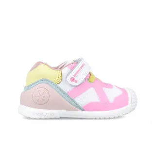 White, pink and vainilla sneaker prewalker